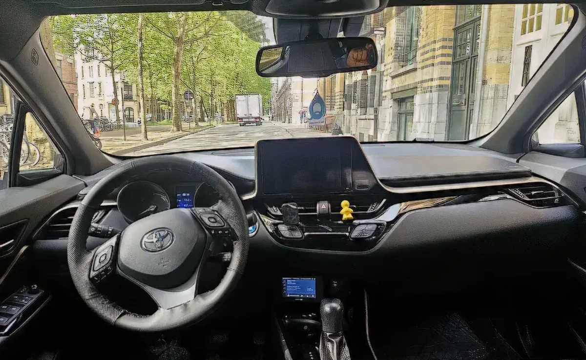 Toyota C-HR taxi van Taxi Aalter Rebaz voor veilig en comfortabel vervoer in Aalter en Gent